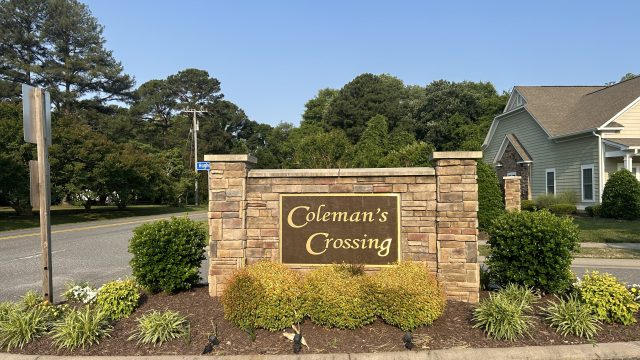 Coleman's Crossing Townhomes Coleman's Crossing Townhomes - street sign