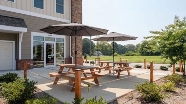 Creekside Cafe and Market Creekside Cafe and Market - outdoor area